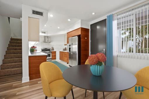 Townhome-Style Unit with Full-Size Kitchen and Dining Area