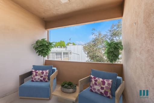 Large-Size Patio
