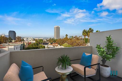 Patio with Views at Ogden Garden by Wiseman, Los Angeles, CA