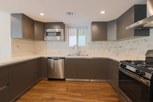 West LA apartments with Full-Size Kitchen and Energy-Efficient Appliances
