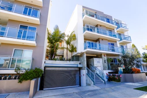 Street View of Kings Court by Wiseman
