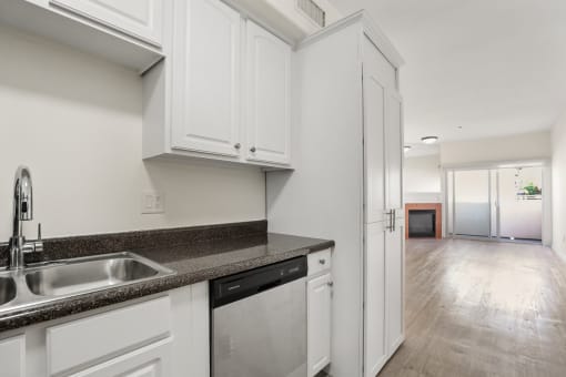 Full-Size Kitchen