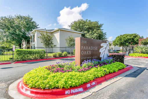 entrance at Paradise Oaks apartments in Austin TX