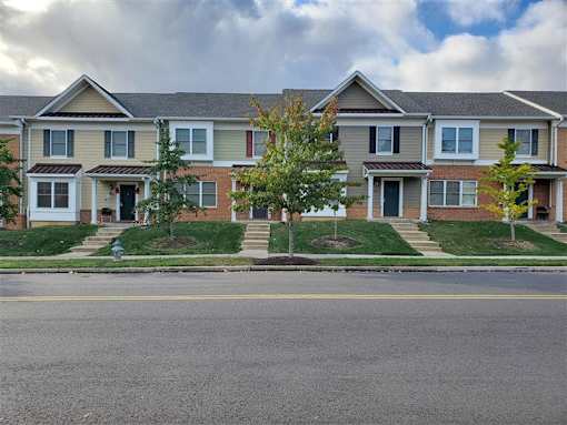 Woodland Townhouses Paths