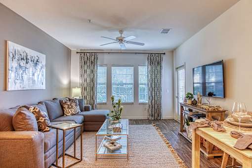 links at pebble creek living room