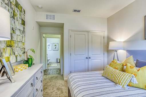 links at pebble creek bedroom