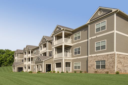 Property Exterior at Greystone Pointe, Knoxville, TN