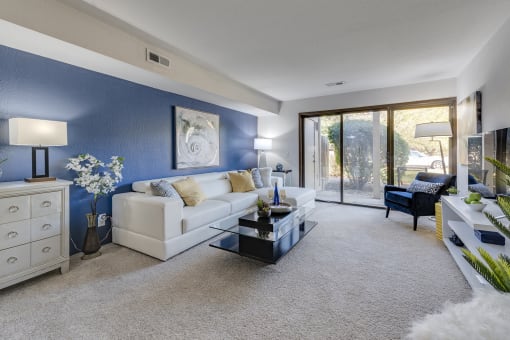 Living room at Willow Creek Apartment , Kalamazoo, MI