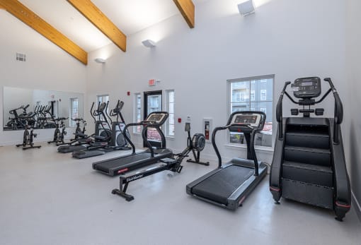 the gym at the monarch luxury apartments in des moinesaz