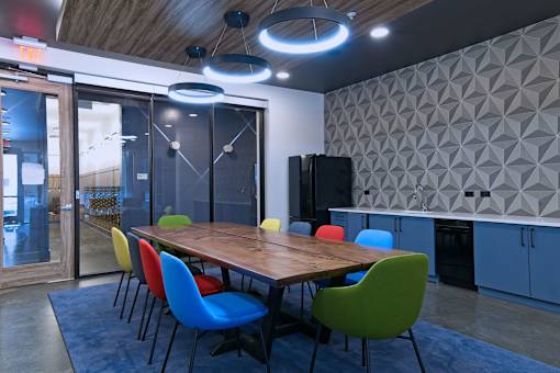the rise lounge