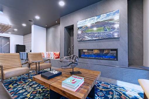 the rise lounge