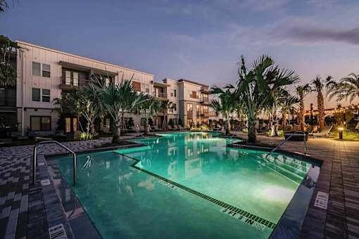 Resort-style pool, providing a relaxing outdoor retreat in Apollo Beach and nearby areas.