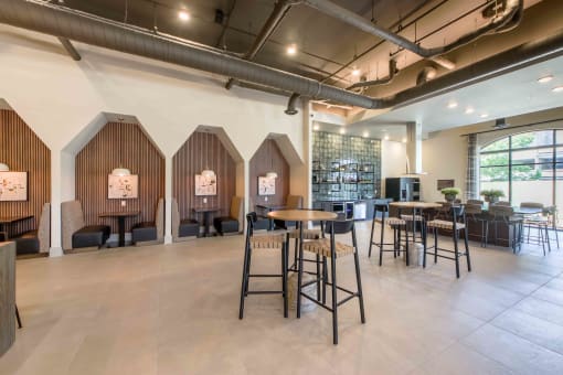 a restaurant or other place to eat at hotel vagabond