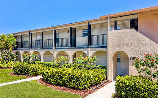 Apartment building at Legacy, Tampa, FL, 33603