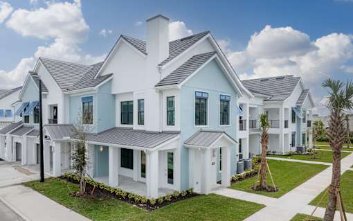 Buildings and Walkways View at Imperial Crossing Luxury Apartment Homes, Florida, 34134