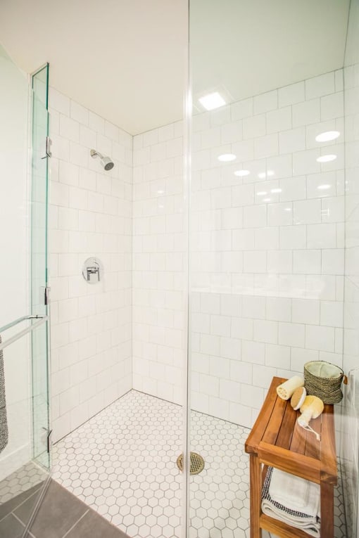 Modern Stand Up Shower at The Rise Hayes Valley, California, 94103