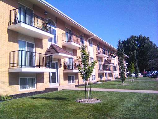 Exterior view at Scotsdale Apartments, Coralville
