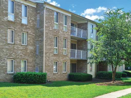 Elegant Exterior View at The Apartments at Elmwood Terrace, Frederick, MD