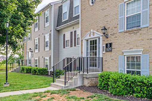 Entrance View at The Apartments at Hunters Glen, Maryland