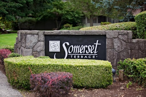 Somerset Terrace Apartments Exterior Monument Sign