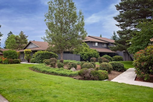 Somerset Terrace Apartments Landscaping and Building Exterior