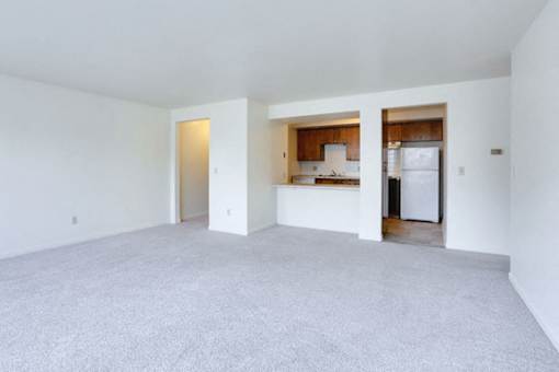 Berkley Manor Apartments – Breakfast Bar - Eat-In Kitchen - Appliances Included – Ask for a Tour - Pet Friendly
