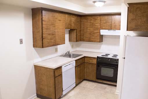 Berkley Manor Apartments – Kitchen - Appliances Included – Ask for a Tour - Pet Friendly