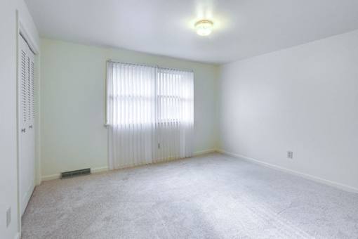 Sundridge Apartments - Two-bedroom, Two-Bath Units - Two-bedroom, One and a half-Bath Units – Amherst, NY – Sweet Home School District  – Air Conditioning – Carpeting – Master – Master Bath – Closets 