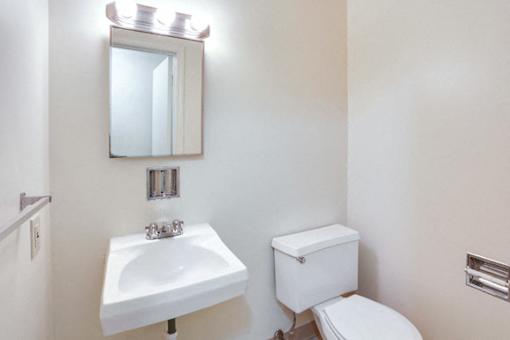 Sundridge Apartments – Bathroom – Master Bathroom - On-Site Laundry - 24 Hour Emergency Maintenance – Ask for a Tour - Extra Storage – Pet Friendly