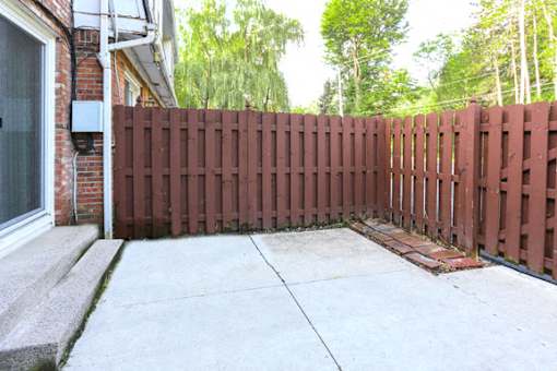 Sundridge Apartments - Two-bedroom, Two-Bath Units - Two-bedroom, One and a half-Bath Units – Amherst, NY – Sweet Home School District – Basic FIOS Internet Included - UB North – Heat and Water Includ
