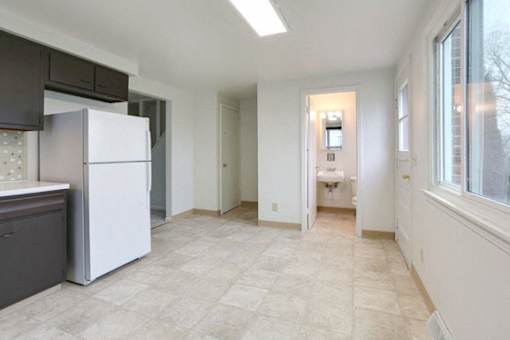 210 Meadowlawn Cheektowaga - Fully Applianced Kitchen
