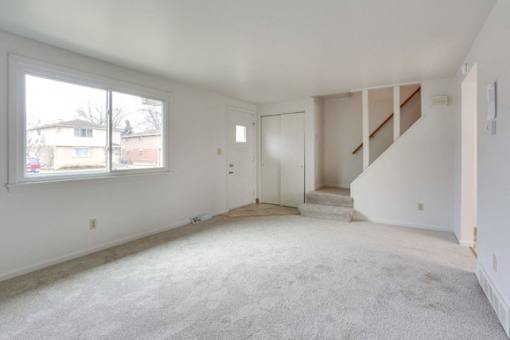 210 Meadowlawn Cheektowaga - Living Room