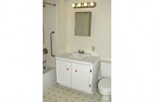Westchester Park Apartments – Bathroom – Master Bathroom - On-Site Laundry - 24 Hour Emergency Maintenance – Ask for a Tour - Extra Storage – Wheelchair Access – Handrails – Pull Cord