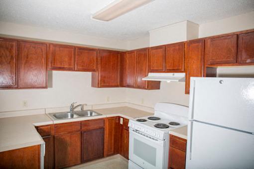 Ellicott Homes – Kitchen – Eat-in Kitchen - Efficient Appliances Included - Electronic Thermostat - Electric Range - 24 Hour Emergency Maintenance - Ask for a Tour – Pet Friendly - Cable Ready - Extra