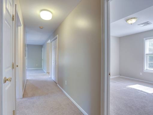 Stonington Park Apartments – Living Room – Getzville Area – Appliances Included - 24 Hour Emergency Maintenance – Fireplace - Balcony – Carpeting - Pet Friendly - Garages – Ask for a Tour - Basic FIOS