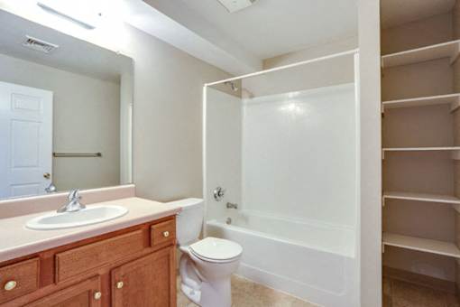 Stonington Park Apartments – Bathroom – Master Bathroom - On-Site Laundry - 24 Hour Emergency Maintenance – Ask for a Tour - Extra Storage – Pet Friendly