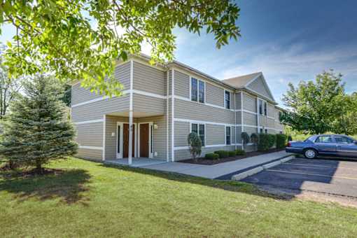 Stonington Park Apartments - Two-bedroom, Two-Bath Units - Two-bedroom, One and a half-Bath Units - Three-bedroom, Two-Bath Units – Getzville, NY – Williamsville School District – Fireplace - Balcony 