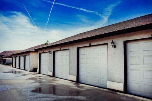 Stonegate Apartment Home Garages