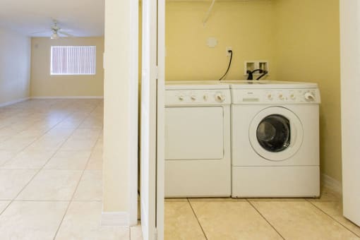 washer & dryer connections with appliances available