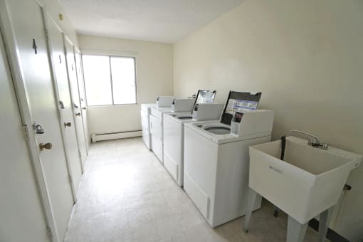 Arlington Place laundry, St. Paul, Minnesota