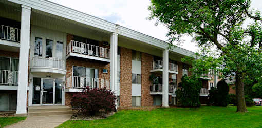 Charlton Estates - Exterior, West St. Paul, Minnesota