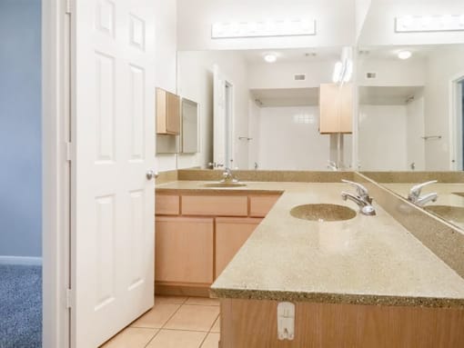 apartment bathroom in Baton Rouge