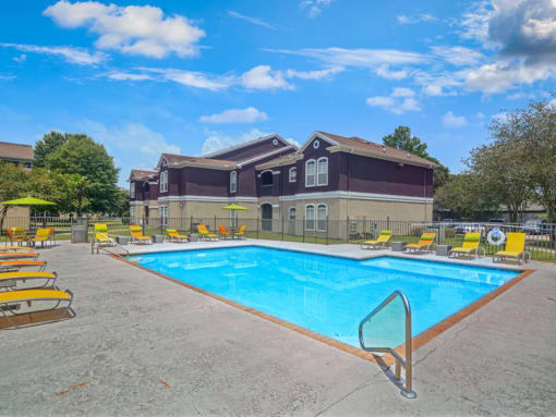 apartment pool in Baton Rouge
