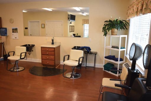 Full-Service Beauty and Barber Salon at Spring Arbor of Williamsburg