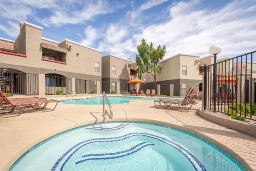 Hot Tub And Swimming Pool at Ranchwood Apartments, Glendale, AZ