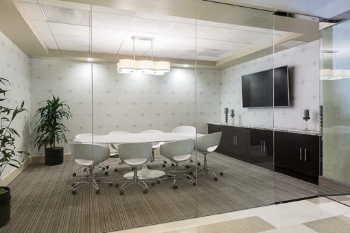 Business Center meeting room at Wilshire Vermont, 90010