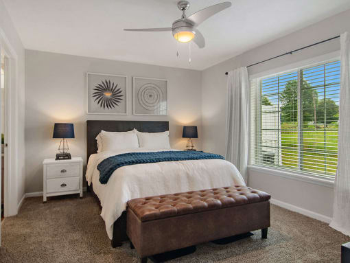 Cuyahoga Falls Apartment Rentals Redwood Living Redwood Cuyahoga Falls Bath Road Main Bedroom