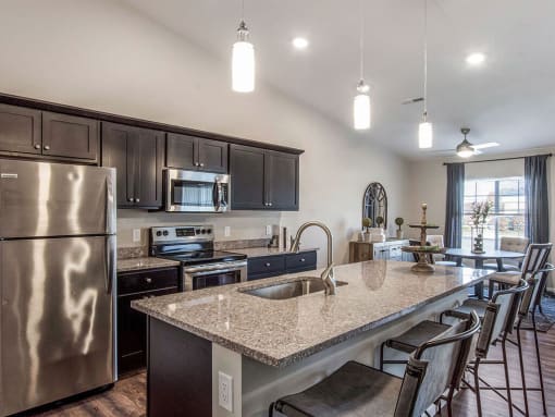 Cuyahoga Falls Apartment Rentals Redwood Living Redwood Cuyahoga Falls Bath Road Willowood Kitchen