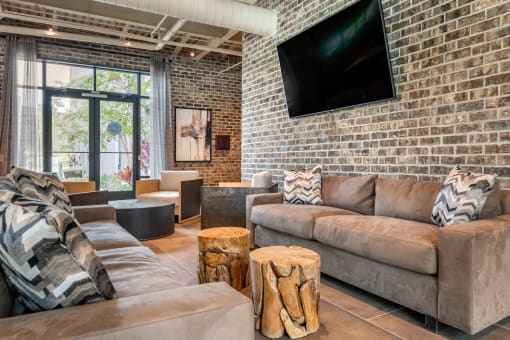 Resident Lounge at JTB Apartments, Jacksonville, FL, 32256