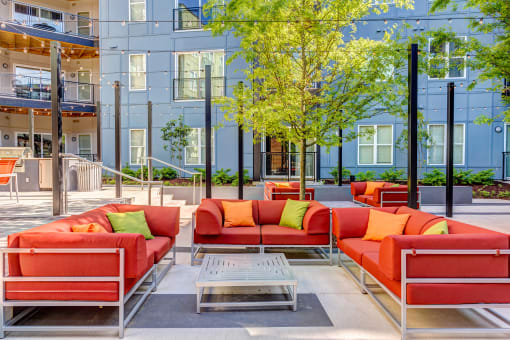 DECK 4 at Artisan Twickenham Square, Alabama 35801